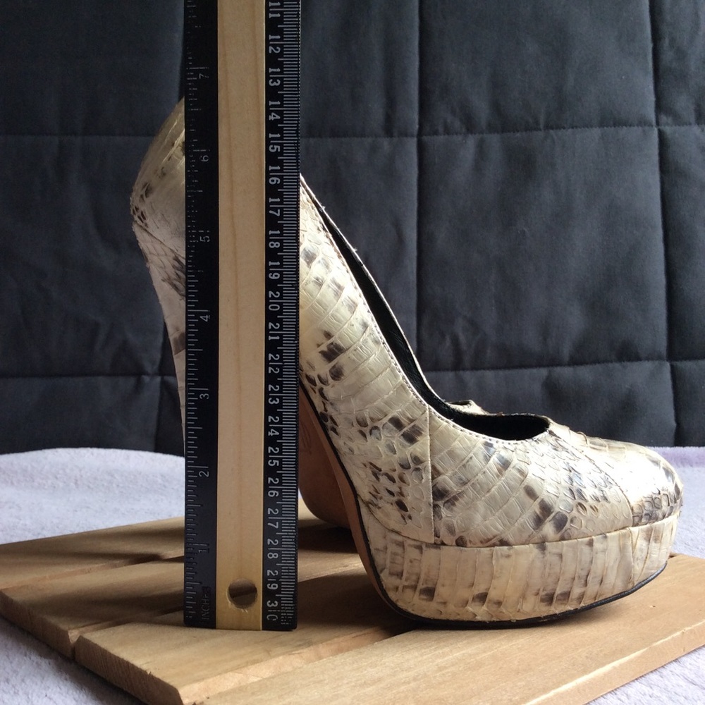 [SOLD] House Of Harlow Norah Snake Court Heels - Picture 6 of 8